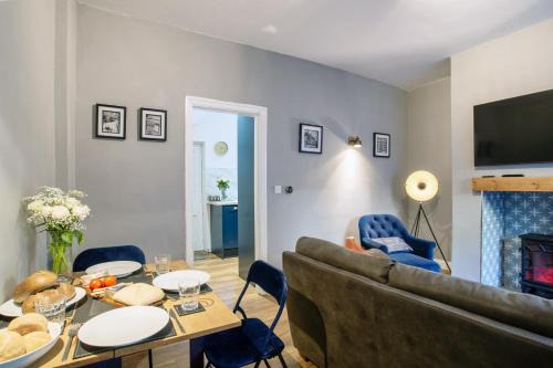 Saltaire Village House | Cosy 2-Bed Cottage in a World Heritage Village