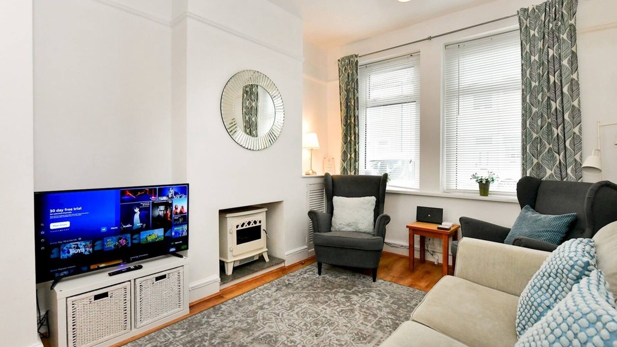 Canton House | Cosy 2 bed home in Canton! | Pass The Keys