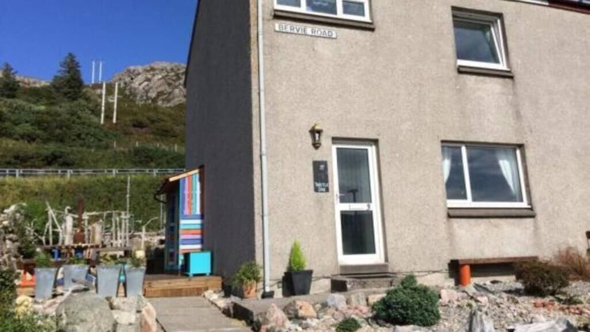 Badcall House | Cosy 2-Bed House in Kinlochbervie