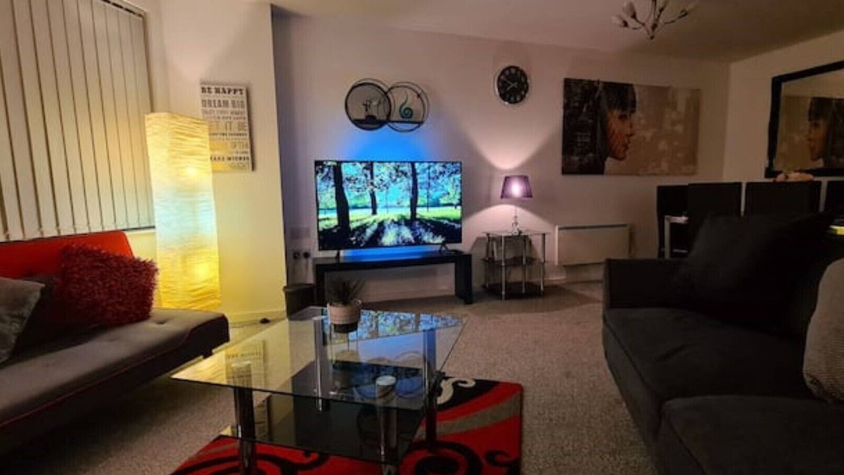 Manchester City Centre Apartment | Cosy 2-Bedroom Apt + Wi-Fi + Free Parking