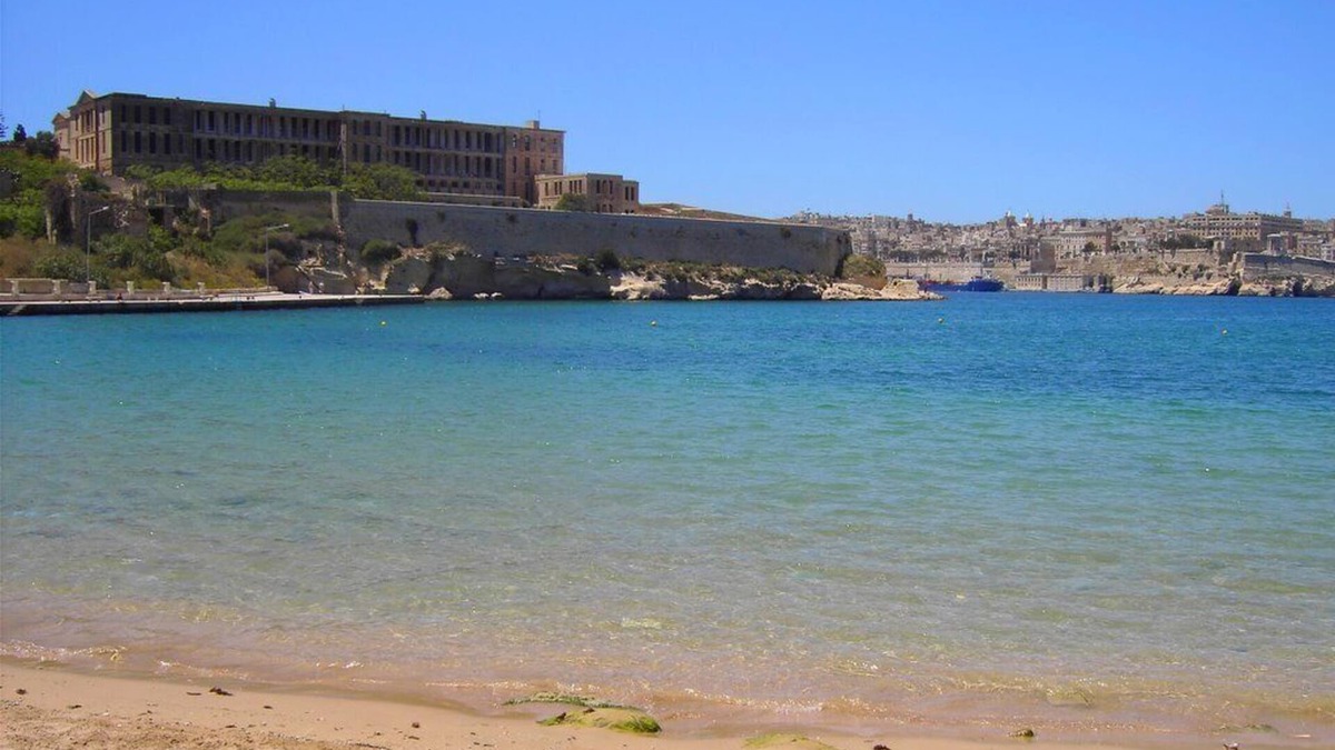 Kalkara Apartment | Cosy 2 Bedroom Maisonette - A/C & Wifi