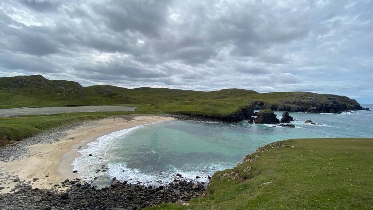 Shawbost Cottage | Cosy 3-bed cottage on the west coast of Isle of Lewis. Dog friendly.