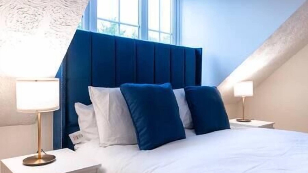 Bramcote House | Cosy 3 Bed House - FREE PARKING