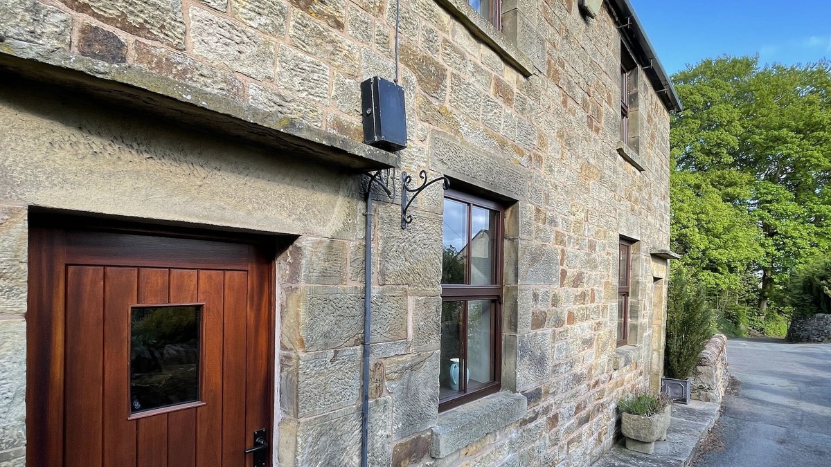 Longnor Cottage | Cosy 3 Bedroom Cottage in the Peak District