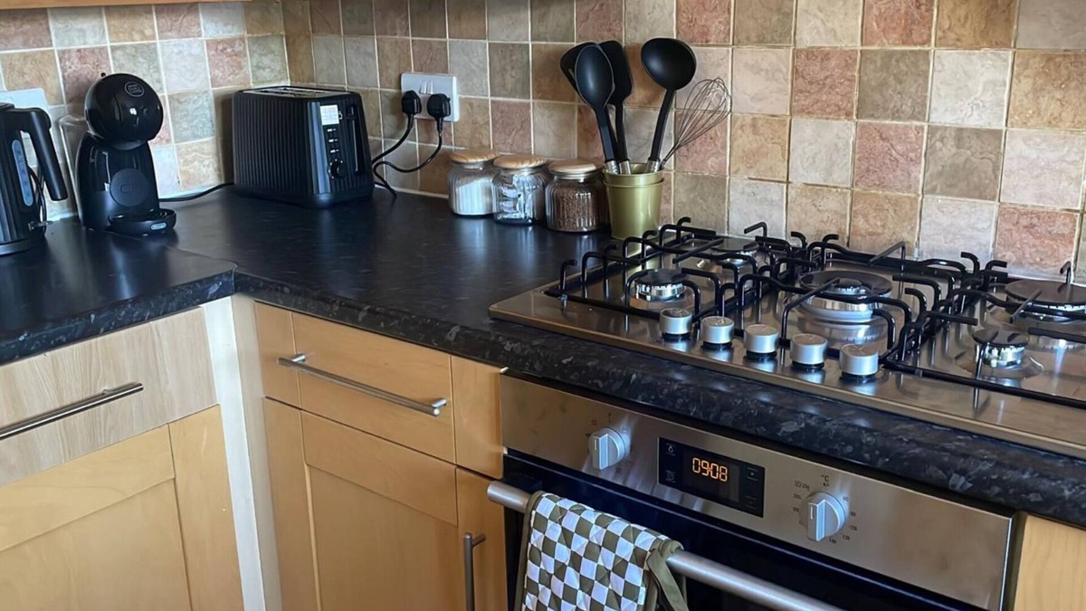 Singlewell House | Cosy 3-bedroom house in Gravesend-Kent with WiFi access