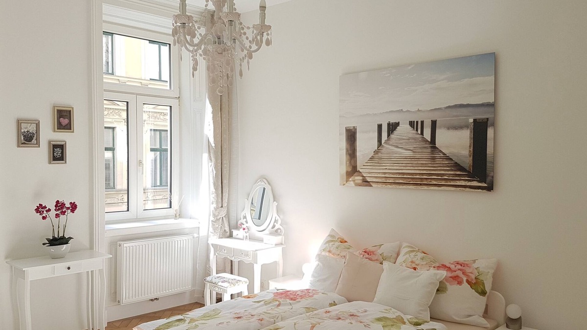 Schottenfeld Apartment | Cosy 3 Room Viennese Flat - 10min to City Center