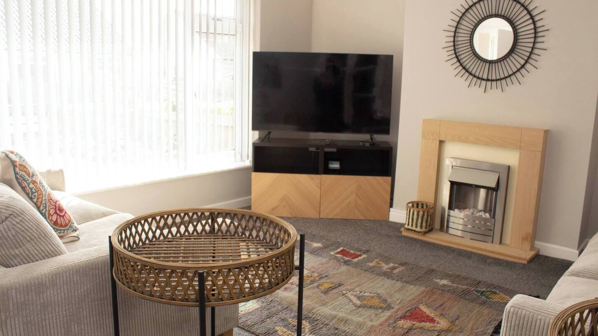 West Kirby House | Cosy 3Bed Bungalow in West Kirby, Free Parking