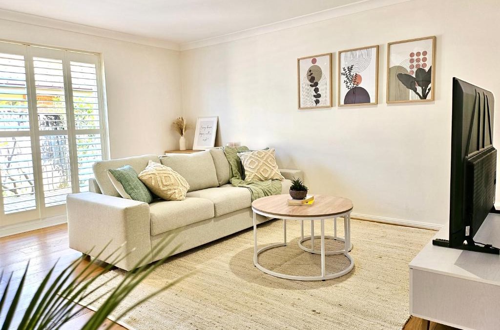 Ryde Villa | Cosy 3BR House, 7 mins drive to Macquarie Centre, 5 stars on AirB&B