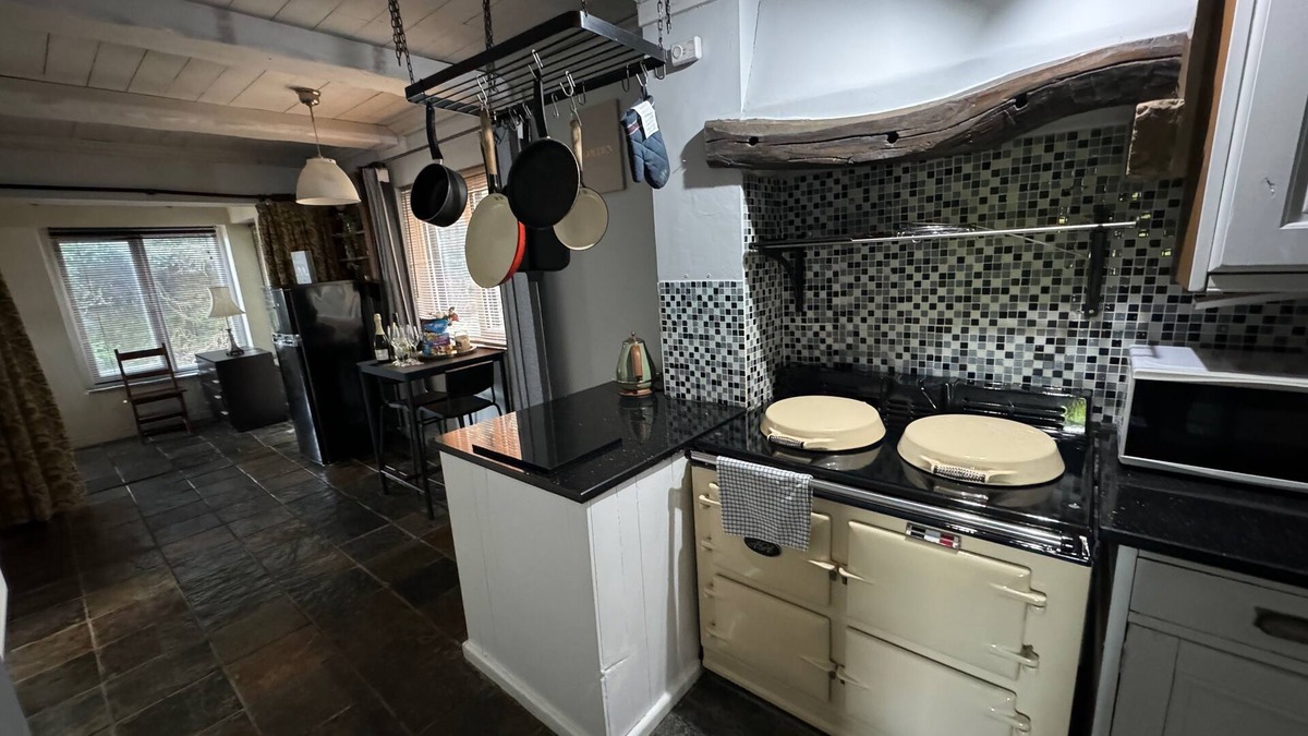 Bolton House | Cosy 4-Bed Cottage - Scenic Retreat, Aga & WiFi
