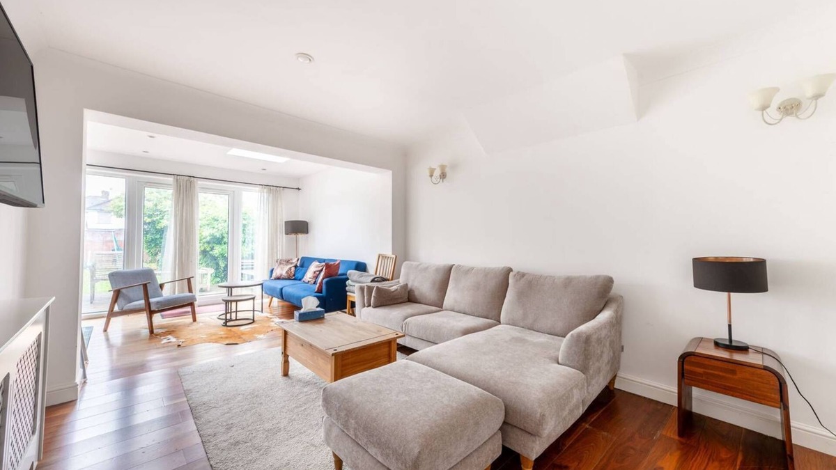 Barnhill House | Cosy 5 Bedroom House Wembley Park