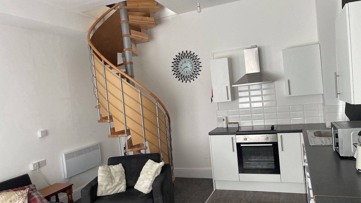 Goole Apartment | Cosy Airy Maisonette