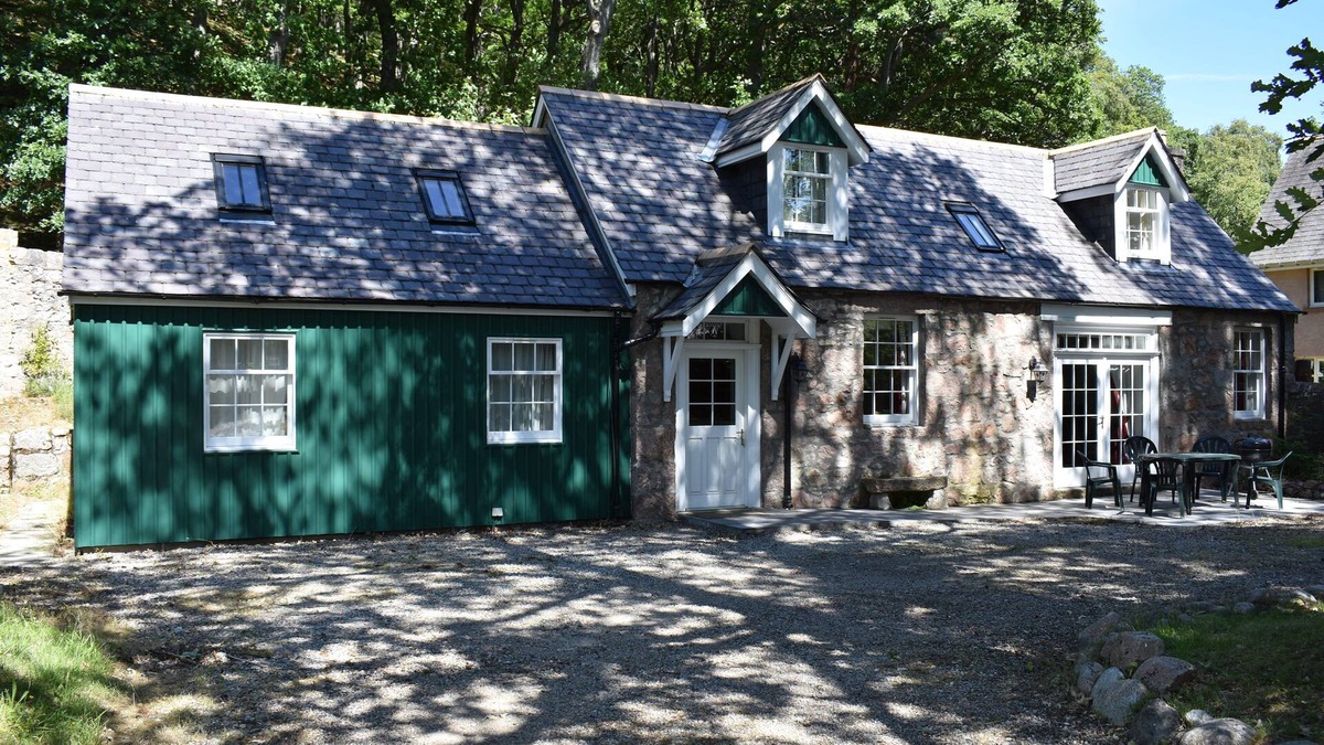 Ballater House | Cosy and comfortable cottage, a short walk to village and amenities.
