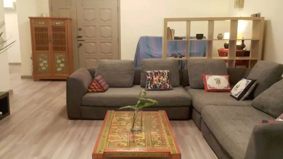 Bangsar Apartment | Cosy and quiet getaway in busy Bangsar, mins from the LRT station.