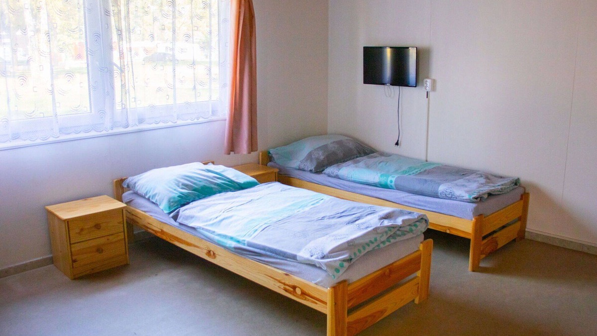 Hradec Kralove House | Cosy apartment in villa for 12 guests with WIFI, TV, patio, pets allowed and parking