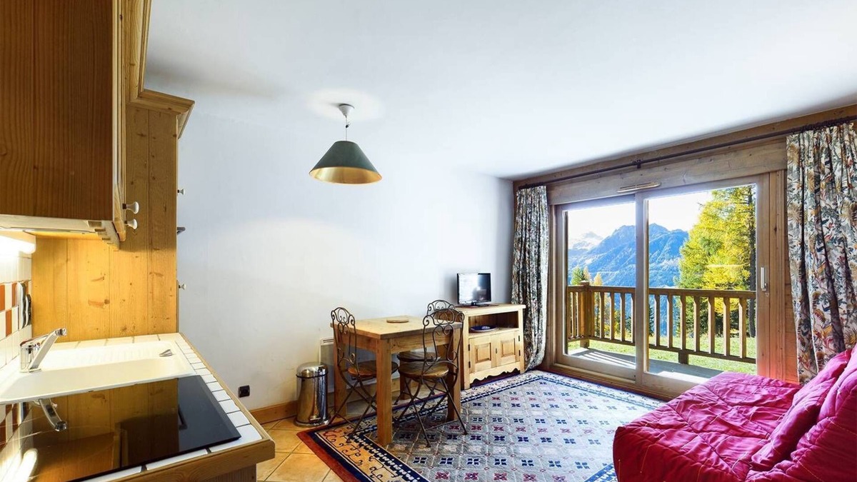 Les Eucherts Apartment | COSY APARTMENT IN THE TREES