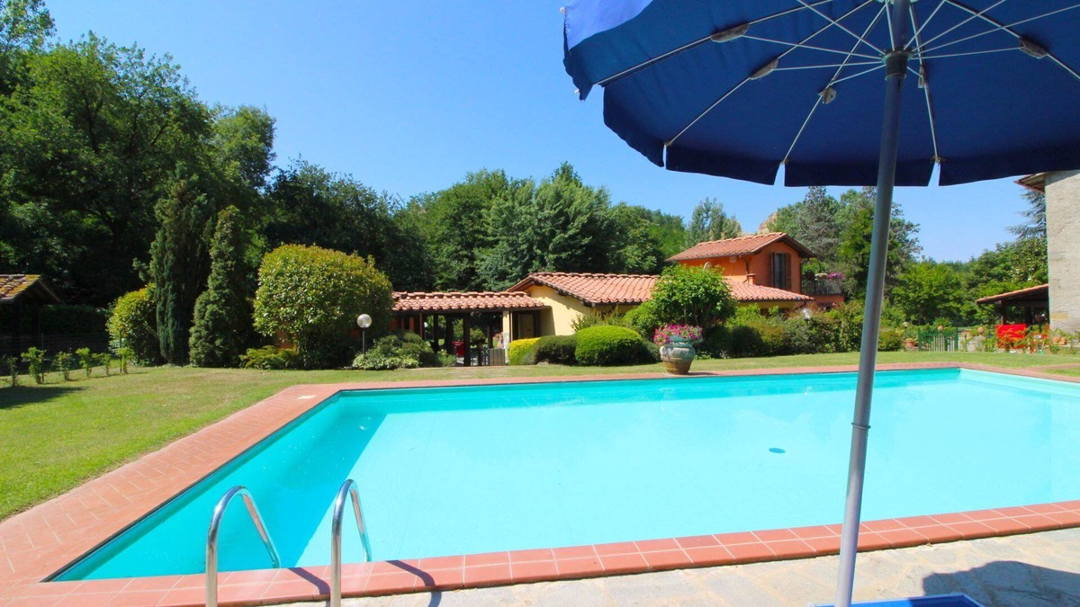Castelfranco di Sopra Apartment | Cosy apartment for 6 people with pool, WIFI, pets allowed and parking