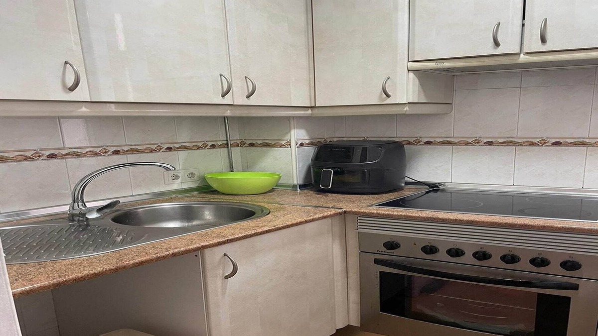 Mairena del Aljarafe Apartment | Cosy apartment with shared balcony