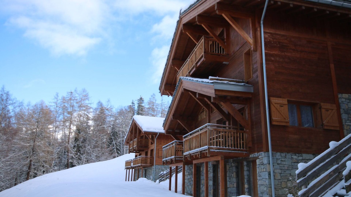 Bellentre Apartment | Cosy apartment 6/8 * in CHALET - Superb VIEW and SWIMMING POOL - 200 M FROM THE SLOPES