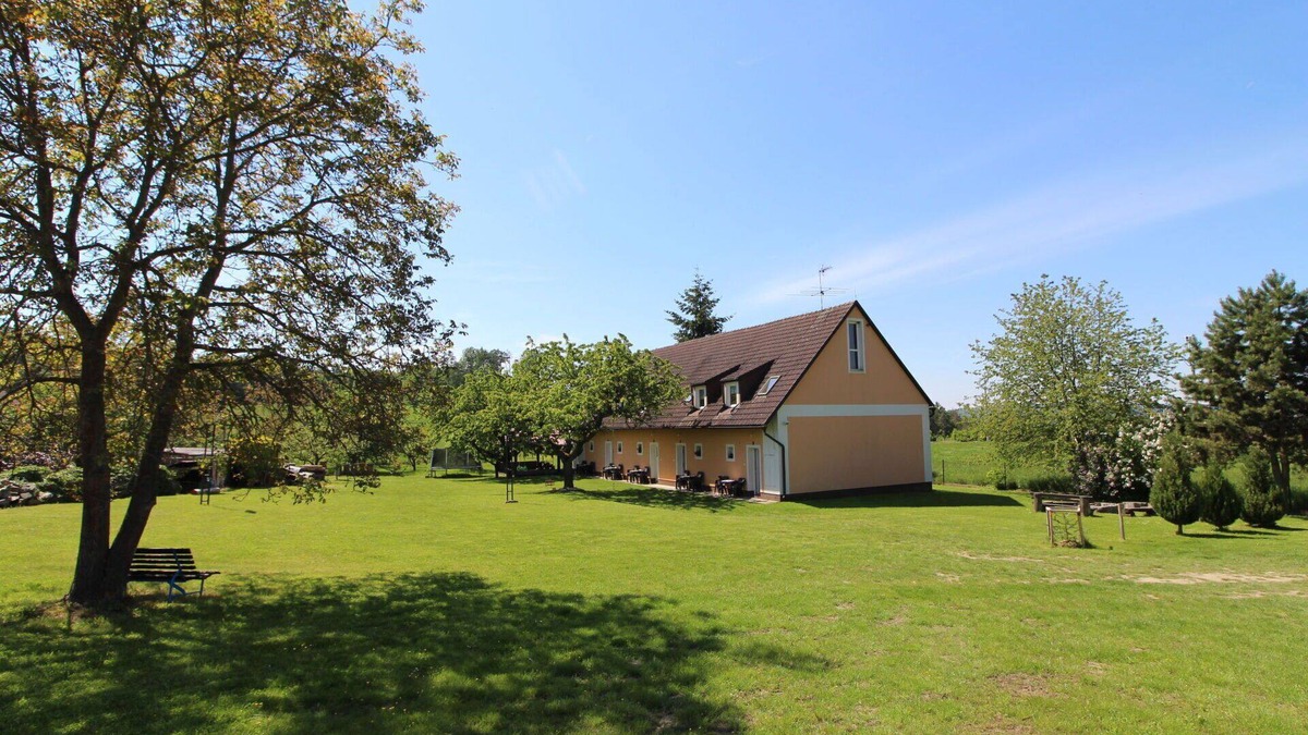 Rabyne Apartment | Cosy apartment for 5 people with WIFI, patio, pets allowed, panoramic view and parking