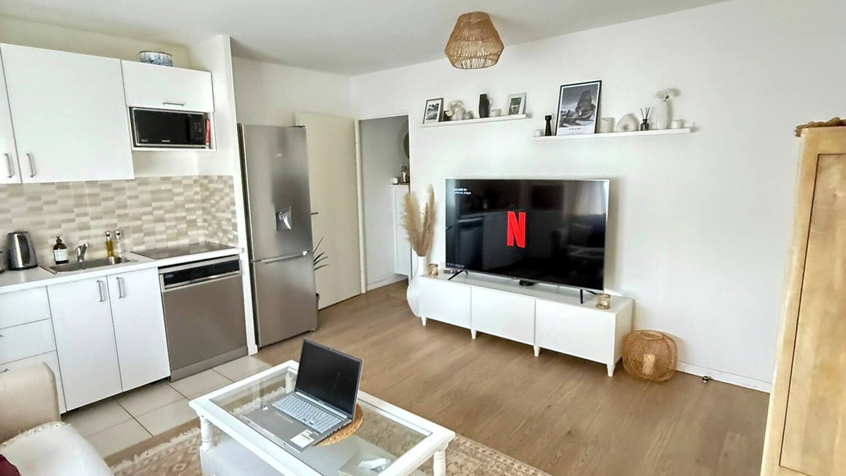 Louvres Apartment | Cosy apartment 10min from CDG Airport, 1 min walk from RER station (20 min to Paris)
