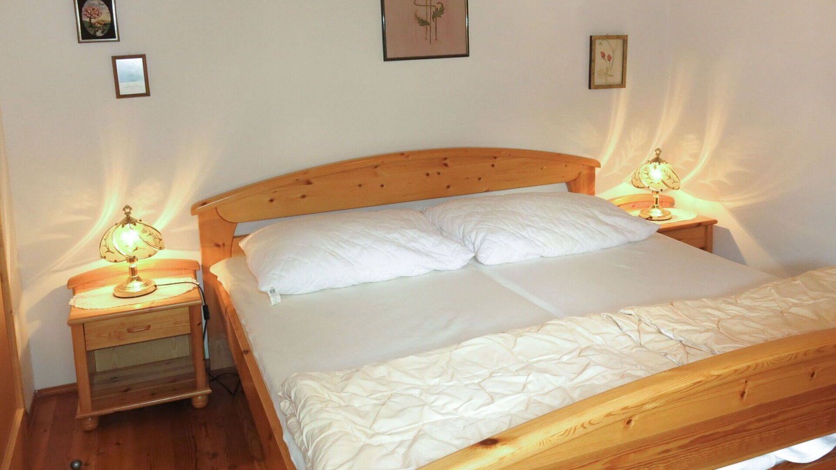 Treffen Villa | Cosy apartment in villa for 4 people with WIFI, TV, terrace and pets allowed