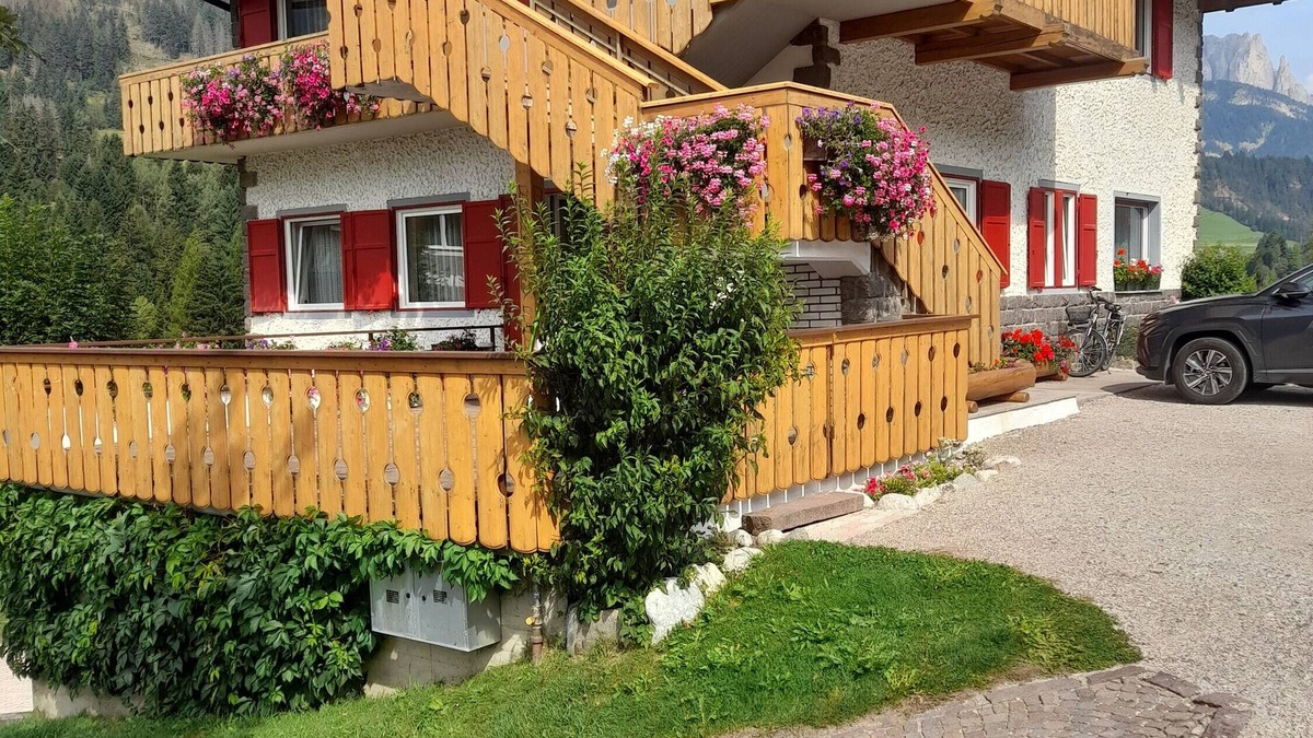 Moena Apartment | Cosy Apartment "Casa Defrancesco - with terrace" with Wi-Fi & Terrace