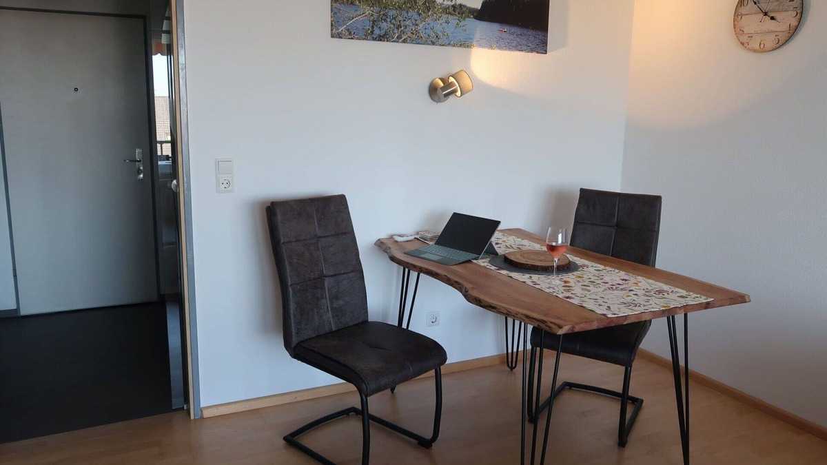 Hoechenschwand Apartment | Cosy apartment for 2 guests with pool, WIFI, TV, balcony, pets allowed and parking