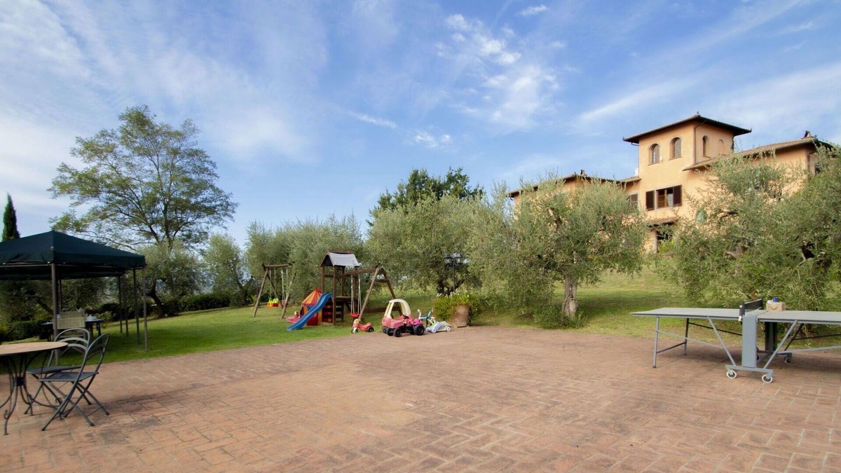 Stabbia Apartment | Cosy apartment for 6 guests with WIFI, pool, TV, patio, pets allowed, panoramic view and parking