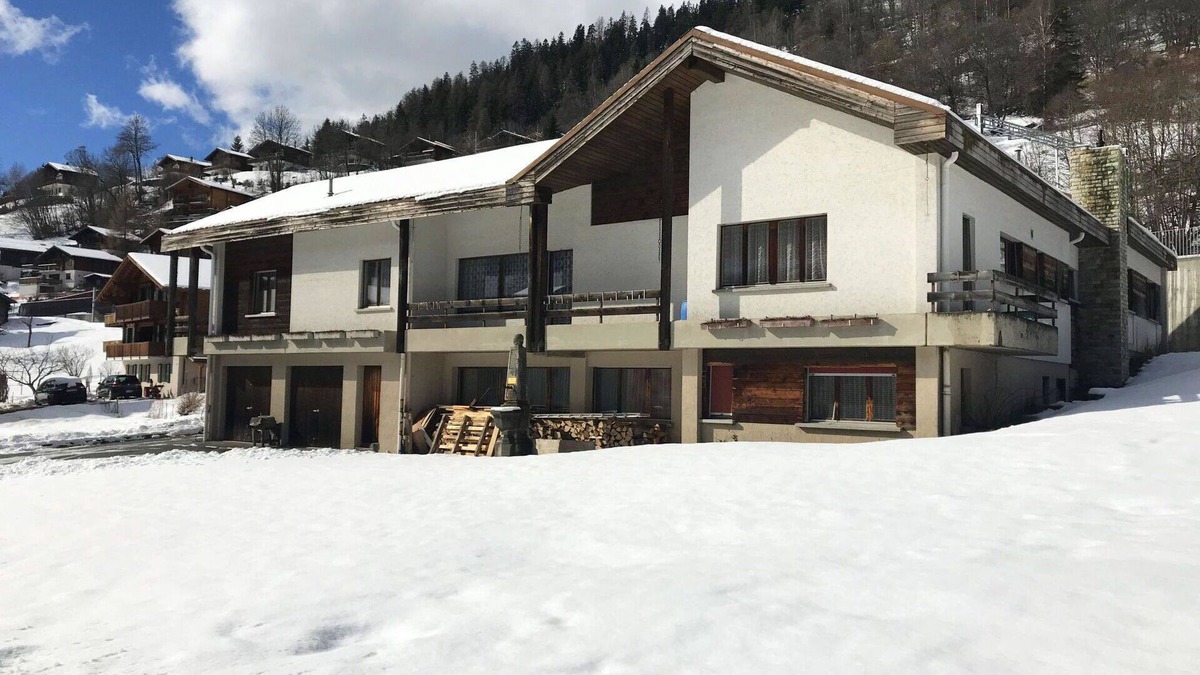 Fiesch Apartment | Cosy apartment for 10 people with WIFI, balcony and pets allowed