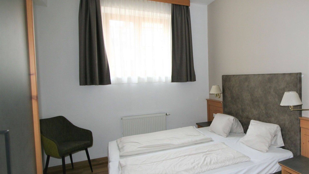 Stumm Apartment | Cosy apartment for 12 guests with pool, WIFI, TV, terrace and pets allowed