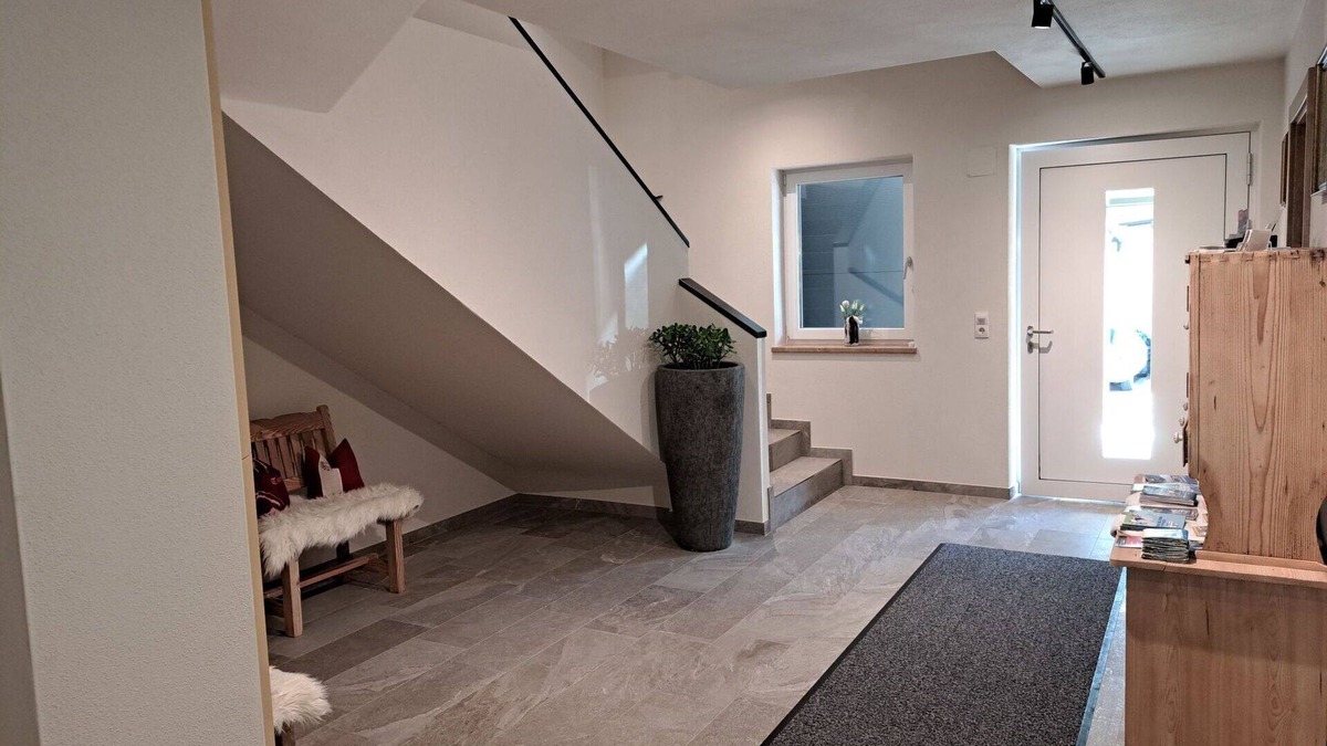 Laimach Apartment | Cosy apartment for 18 guests with WIFI, TV, terrace, pets allowed and parking