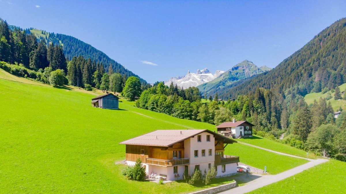 Gauertal Apartment | Cosy apartment for 2 guests with patio, panoramic view and parking