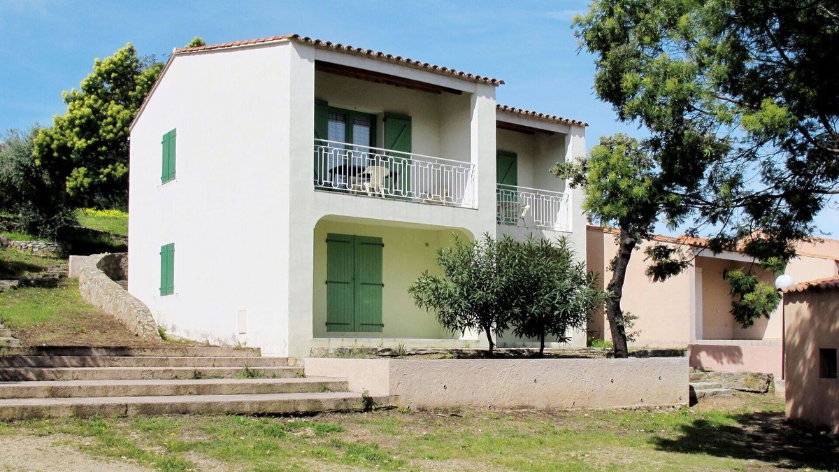 Aregno Apartment | Cosy apartment for 2 guests with WIFI, TV, terrace and parking