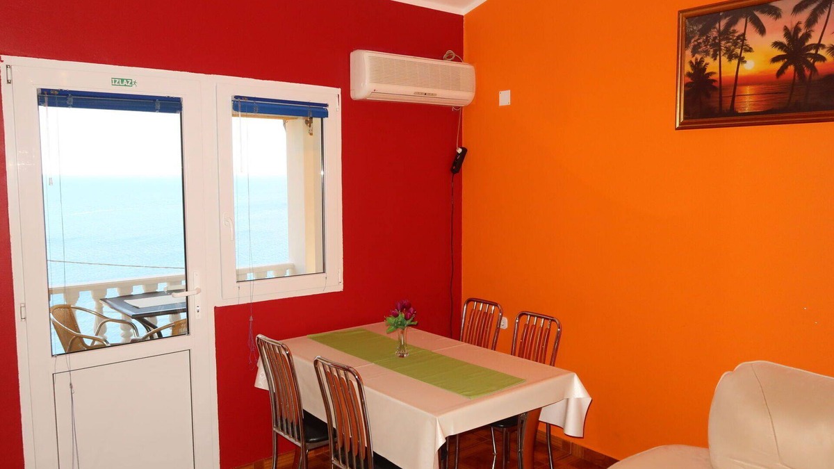 Prizna Apartment | Cosy apartment for 2 guests with A/C, WIFI, TV, terrace and parking