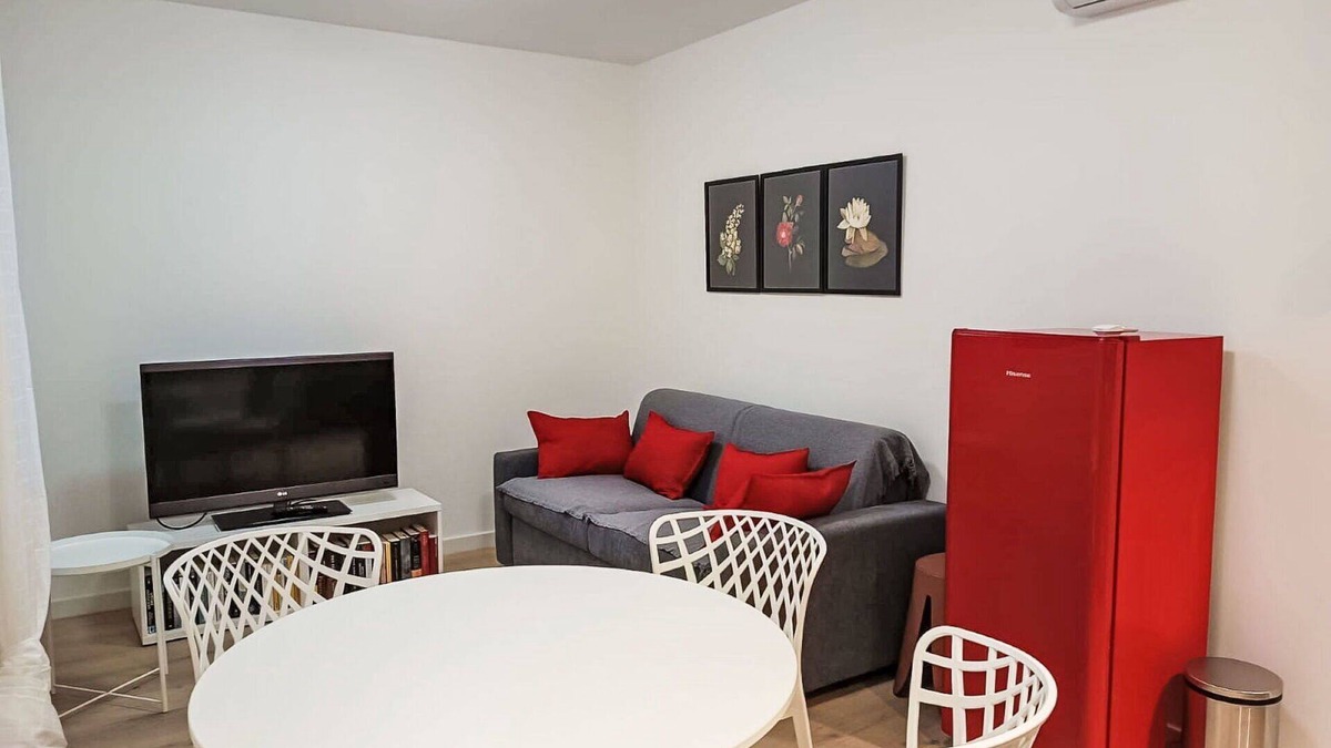 Trieste Old Town Apartment | Cosy apartment for 2 people with A/C