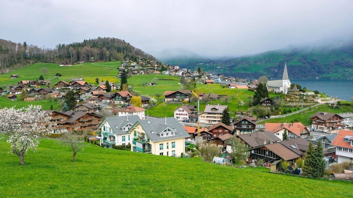 Faulensee Apartment | Cosy apartment for 2 people with WIFI, balcony and parking