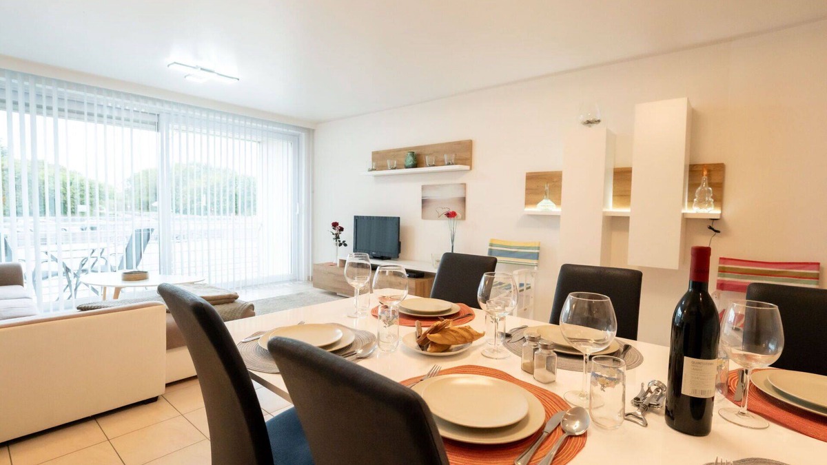 Bredene Apartment | Cosy apartment for 3 guests with WIFI, TV and balcony