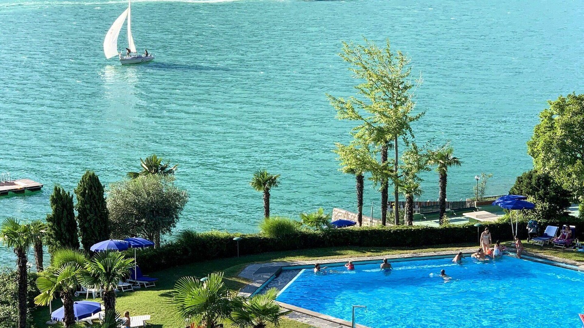 Bigogno Apartment | Cosy apartment for 4 guests with WIFI, pool, A/C, TV, balcony, panoramic view and parking
