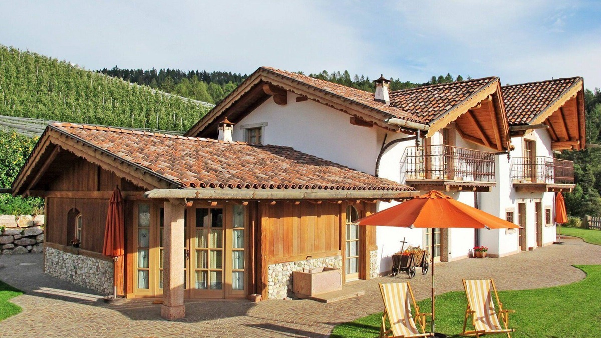 Coredo Apartment | Cosy apartment for 4 guests with WIFI, TV, terrace, pets allowed and parking