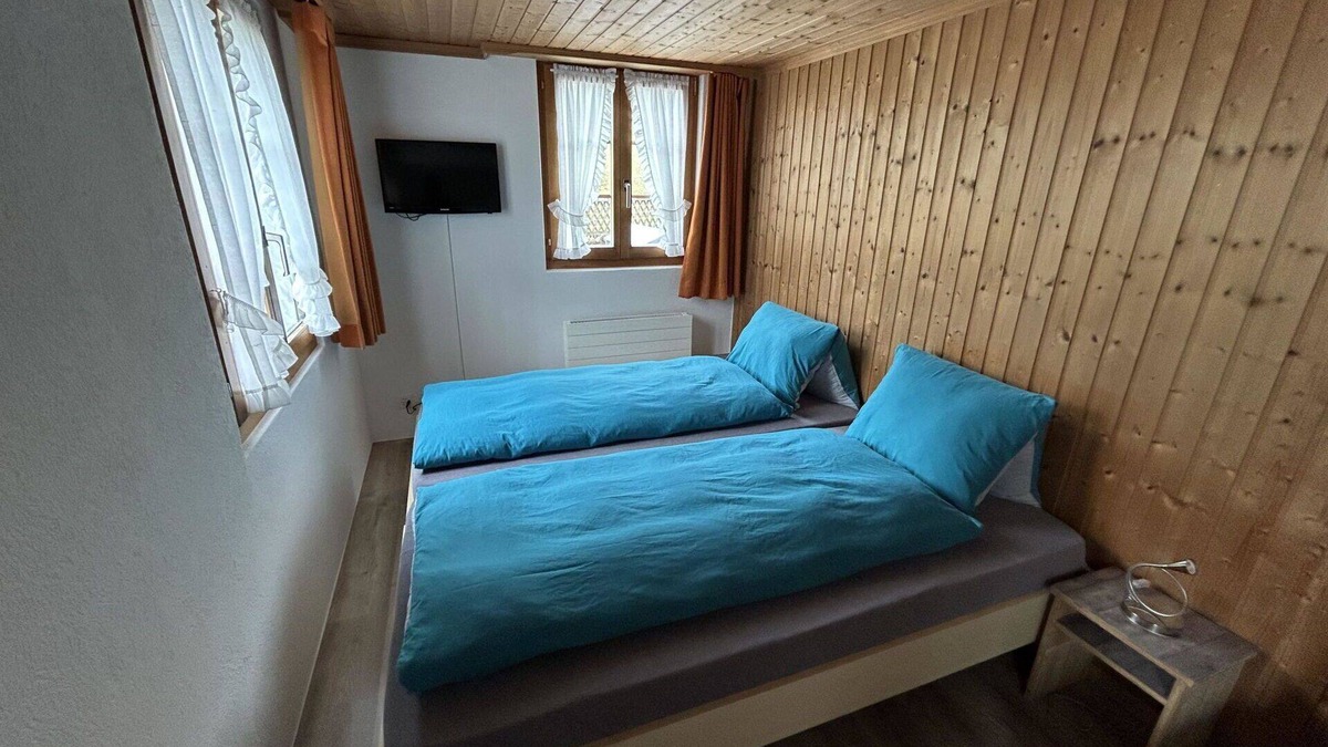 Zweisimmen Nr Gstaad Apartment | Cosy apartment for 4 guests with WIFI and balcony