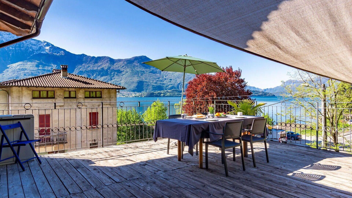 Aurogna Apartment | Cosy apartment for 4 people with WIFI, A/C, TV, patio and parking