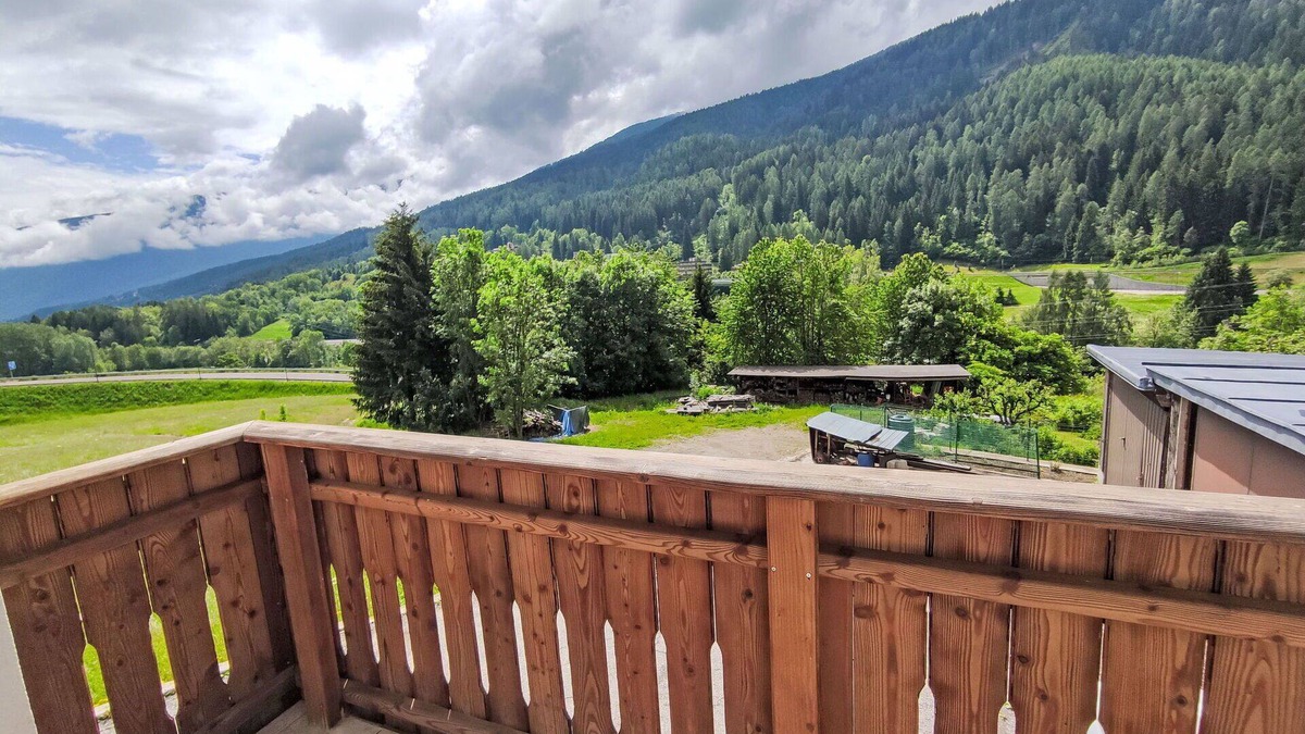 Mezzana Apartment | Cosy apartment for 4 people with WIFI, TV, patio and pets allowed