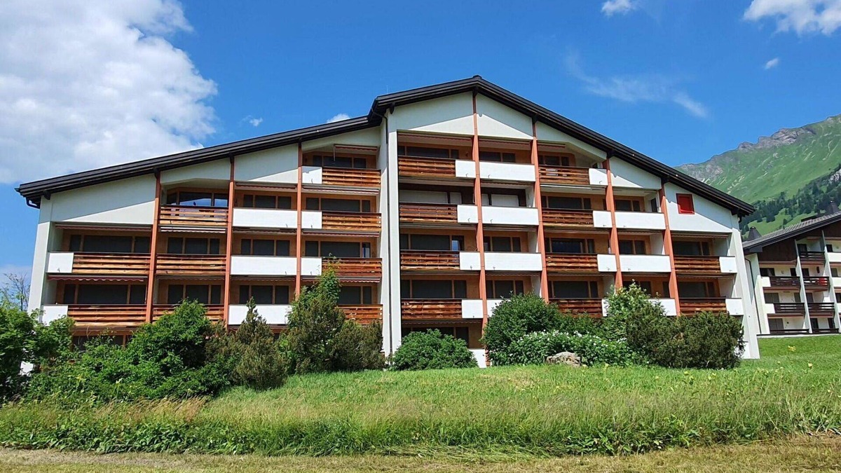 Parpan Apartment | Cosy apartment for 4 people with WIFI and balcony