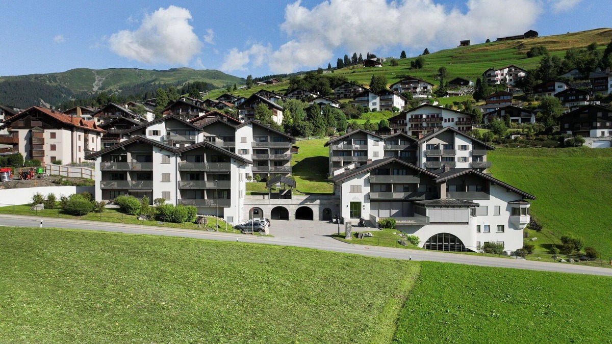 Falera Apartment | Cosy apartment for 5 guests with WIFI, pool, TV, balcony, panoramic view and parking