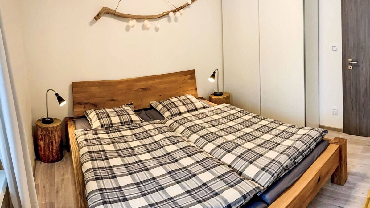 Bozi Dar Apartment | Cosy apartment for 5 guests with WIFI, TV and parking