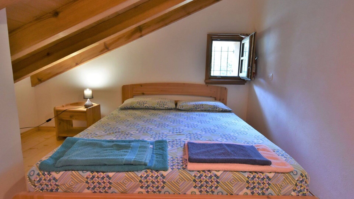 Prata Camportaccio Apartment | Cosy apartment for 5 guests with WIFI, A/C, TV, patio, pets allowed and parking