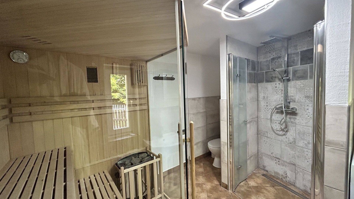 Grossschoenau Apartment | Cosy apartment for 5 people with WIFI, hot tub, TV, patio and pets allowed