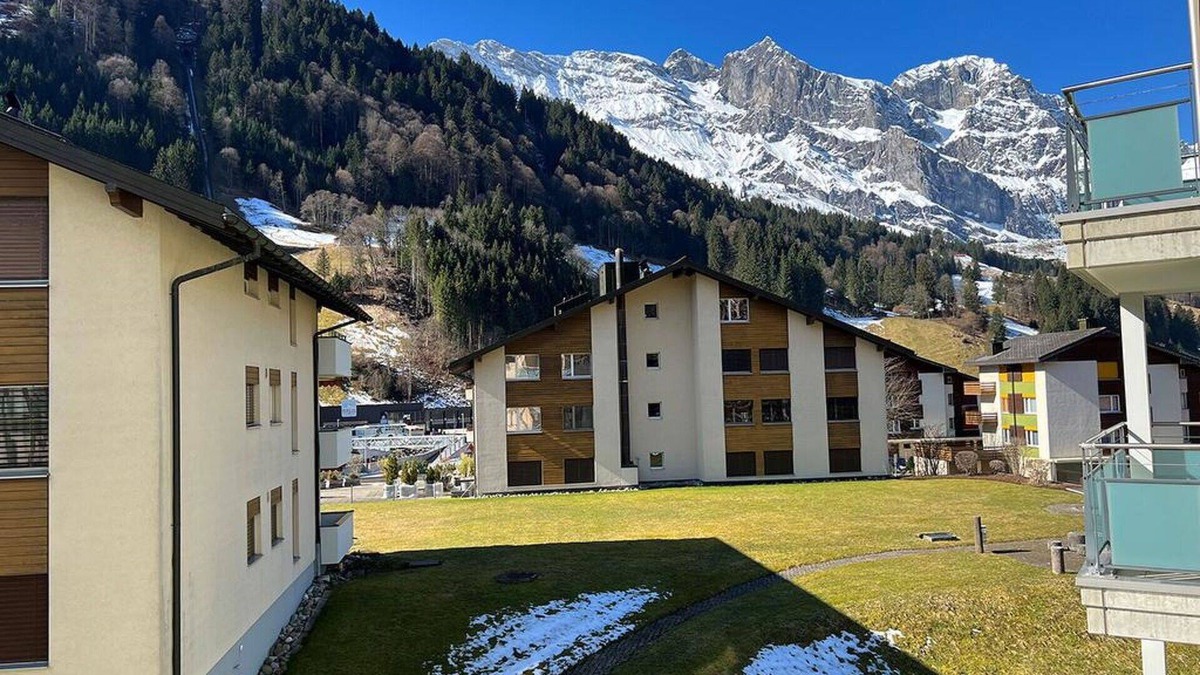 Engelberg Apartment | Cosy apartment for 6 guests with WIFI, TV and balcony
