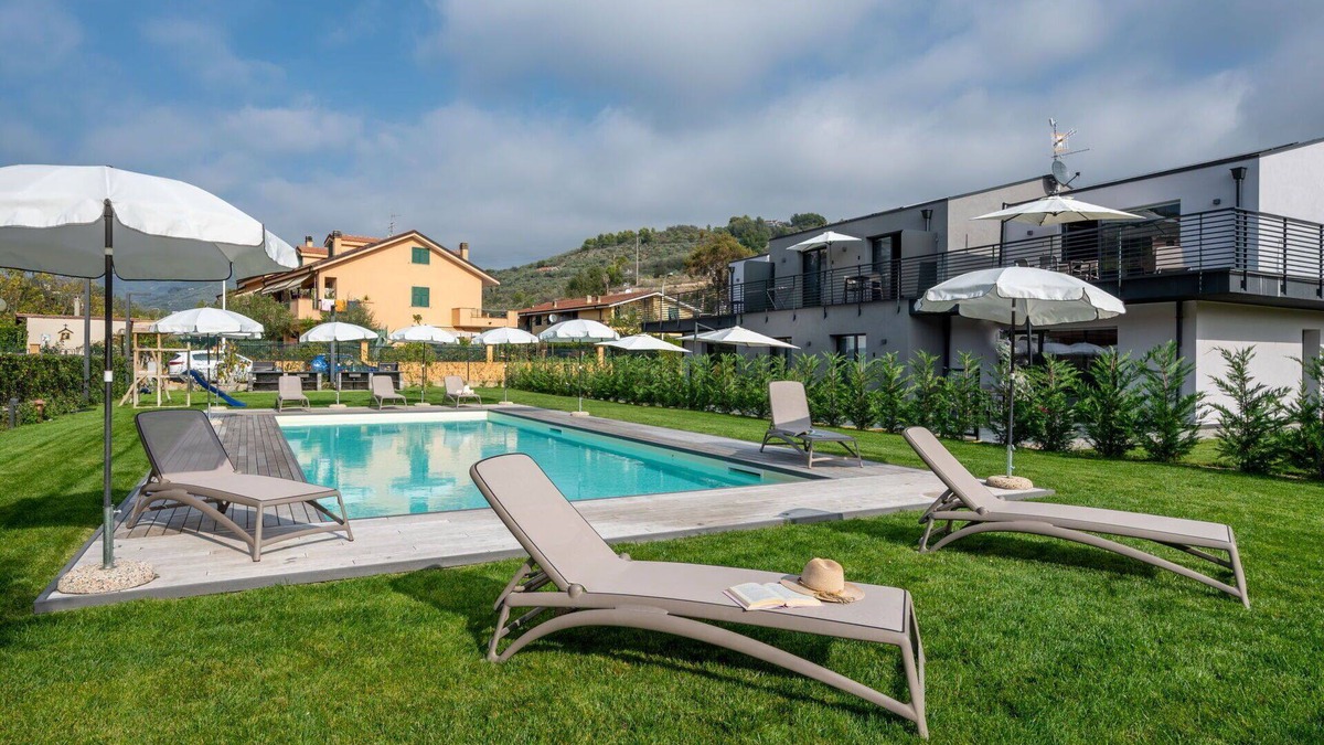 Caramagna Ligure Apartment | Cosy apartment for 6 guests with A/C, WIFI, pool, TV, terrace, pets allowed and parking