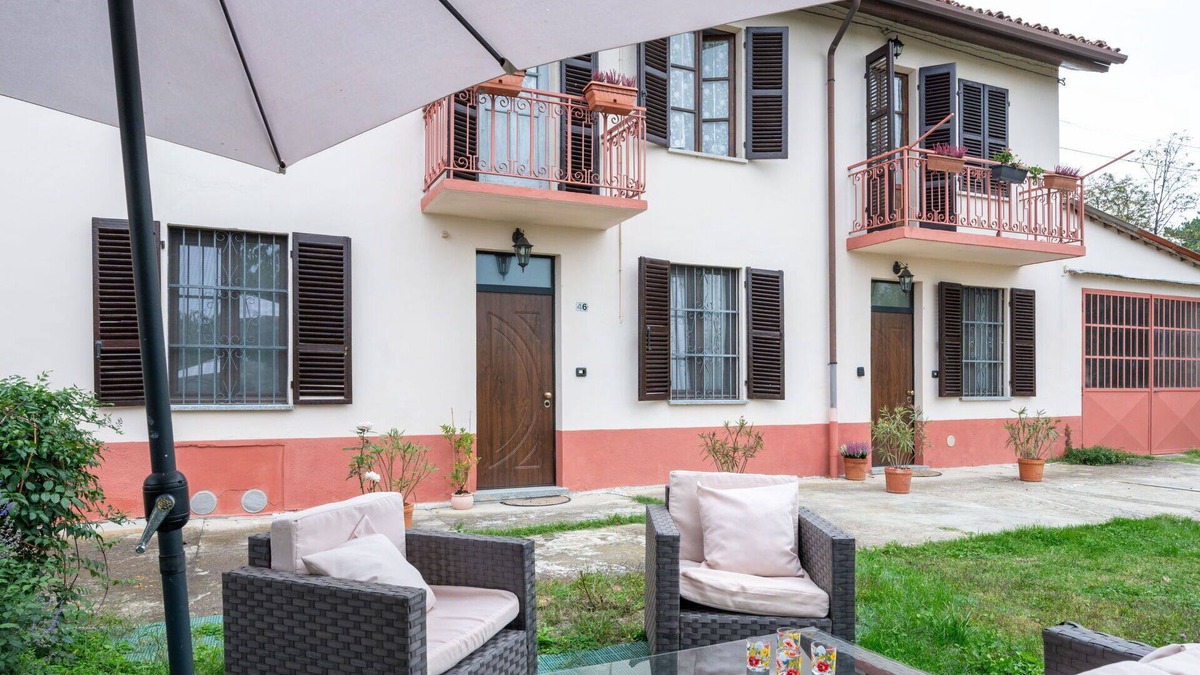 Calliano Apartment | Cosy apartment for 6 people with WIFI, patio, pets allowed, panoramic view and parking